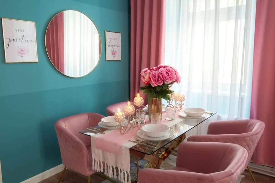 Seating area, Dining area