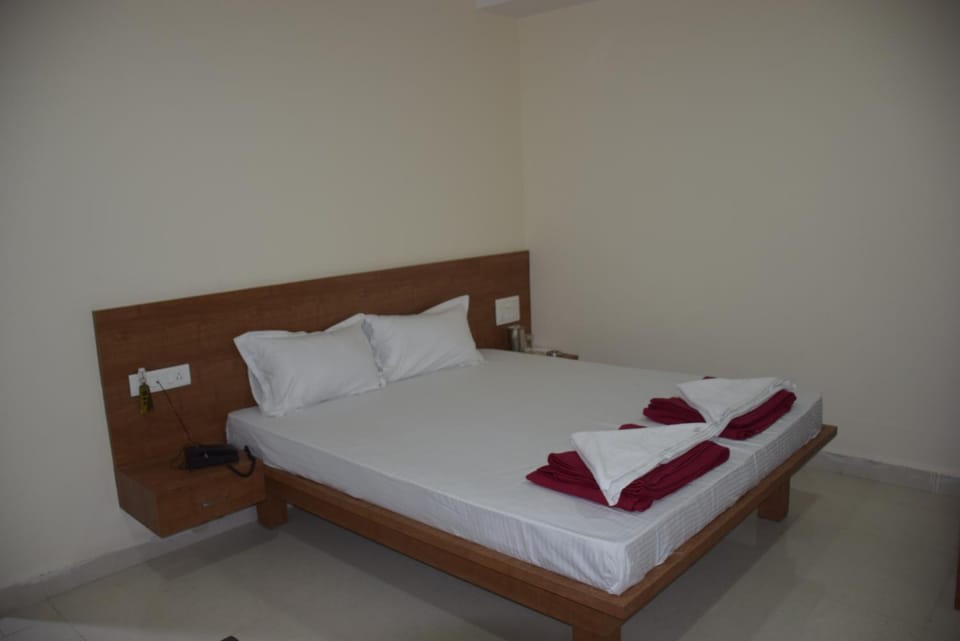 Shrinivas Lodge Hotel in Karnataka