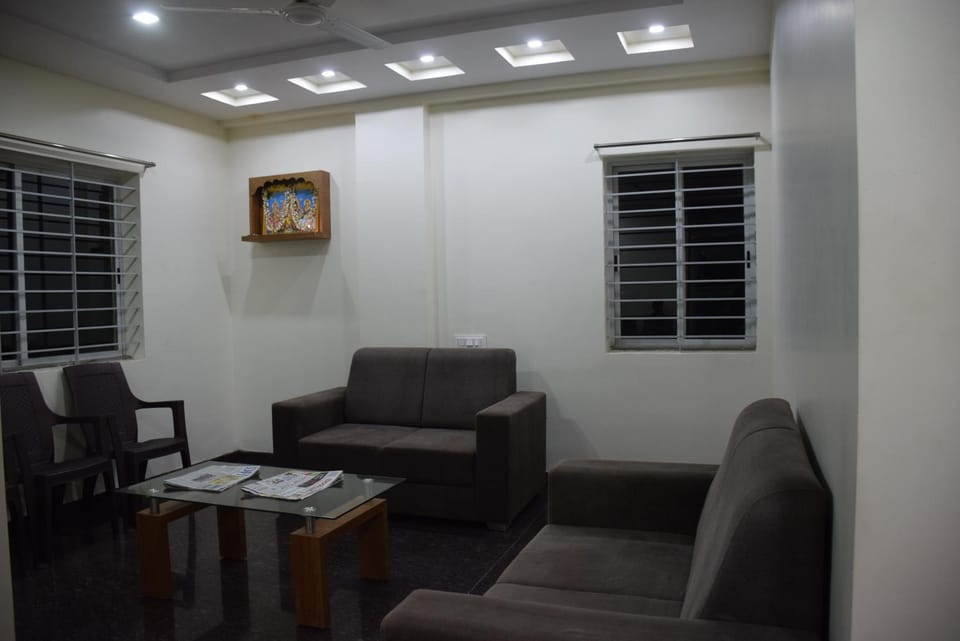 Shrinivas Lodge Hotel in Karnataka