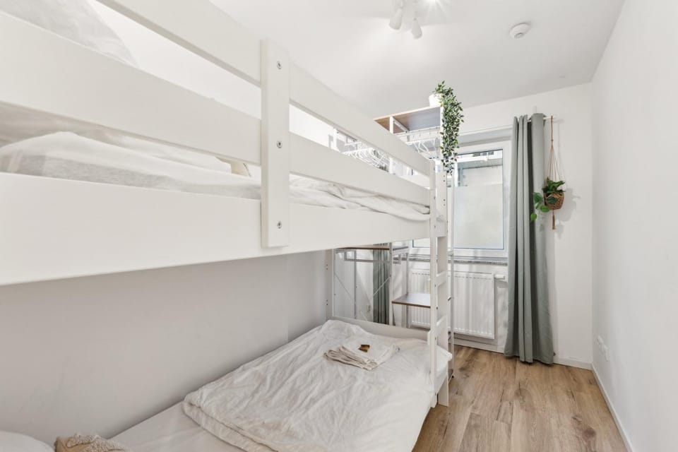 Bed, Bedroom, cot, bunk bed, towels, towels