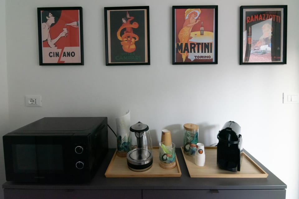 Coffee/tea facilities, minibar