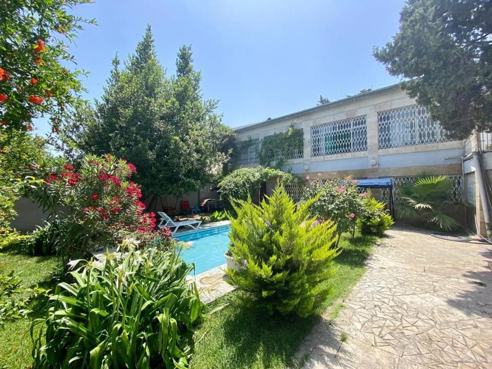 Property building, Day, Natural landscape, Garden, Garden, Balcony/Terrace, Garden view, Pool view, Swimming pool, Swimming pool