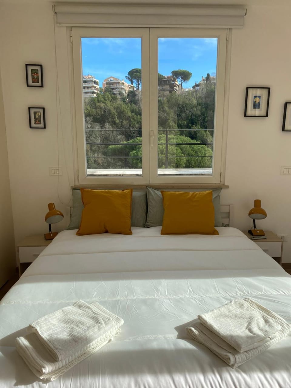 Bed, View (from property/room), Balcony/Terrace, Photo of the whole room, Bedroom, towels