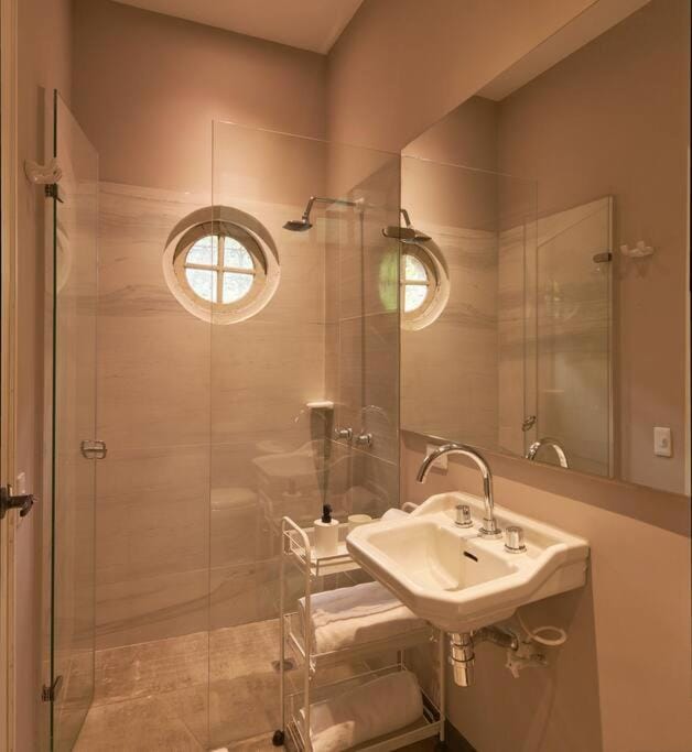 Shower, Bathroom, Bath, towels