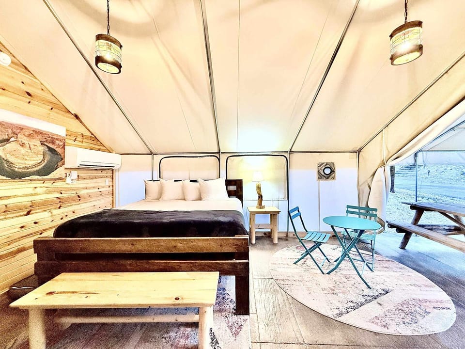 Glamping Tent #3 with Heat AC and Private Bath Luxury tent in Orderville