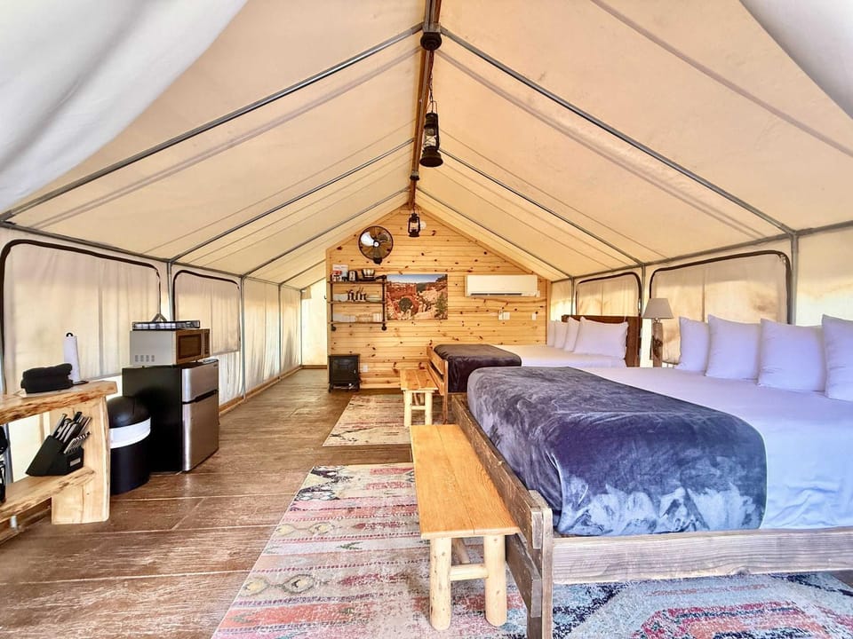 Glamping Tent #1 with Heat AC and Private Bath Luxury tent in Orderville