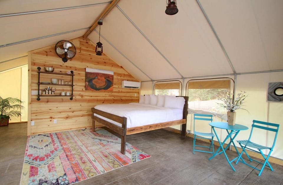 Glamping Tent #6 with AC Heat AC and Private Bath House in Orderville