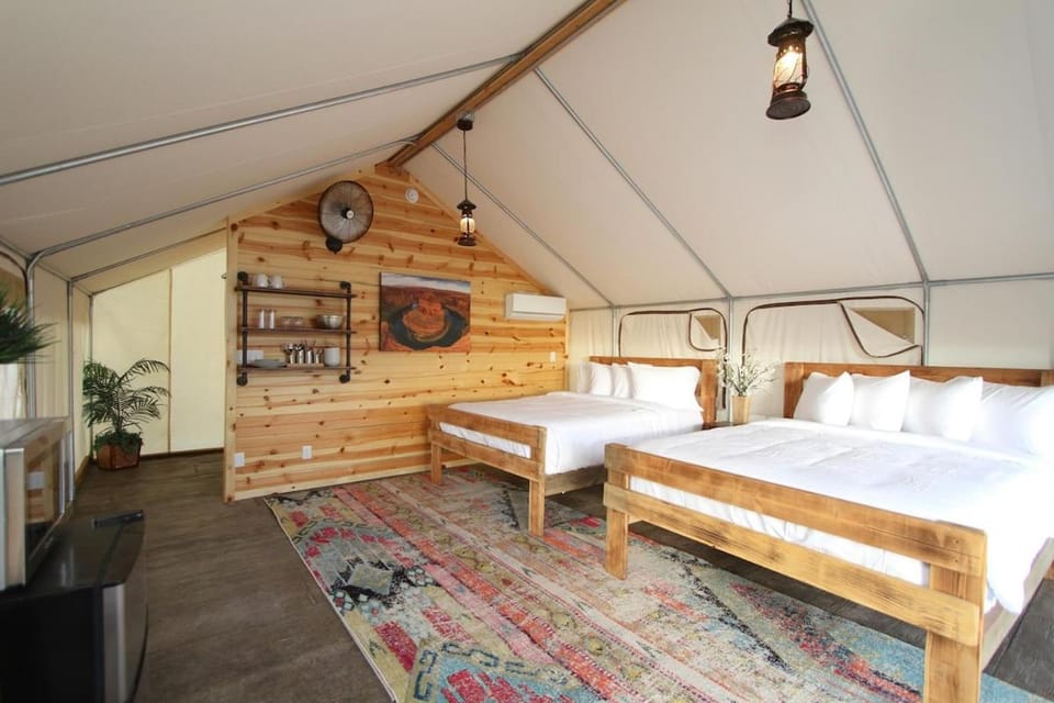 Glamping Tent #8 with AC Heat AC and Private Bath Luxury tent in Orderville