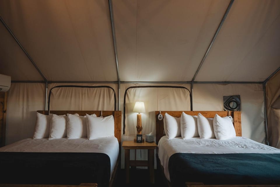 Glamping Tent #8 with AC Heat AC and Private Bath Luxury tent in Orderville