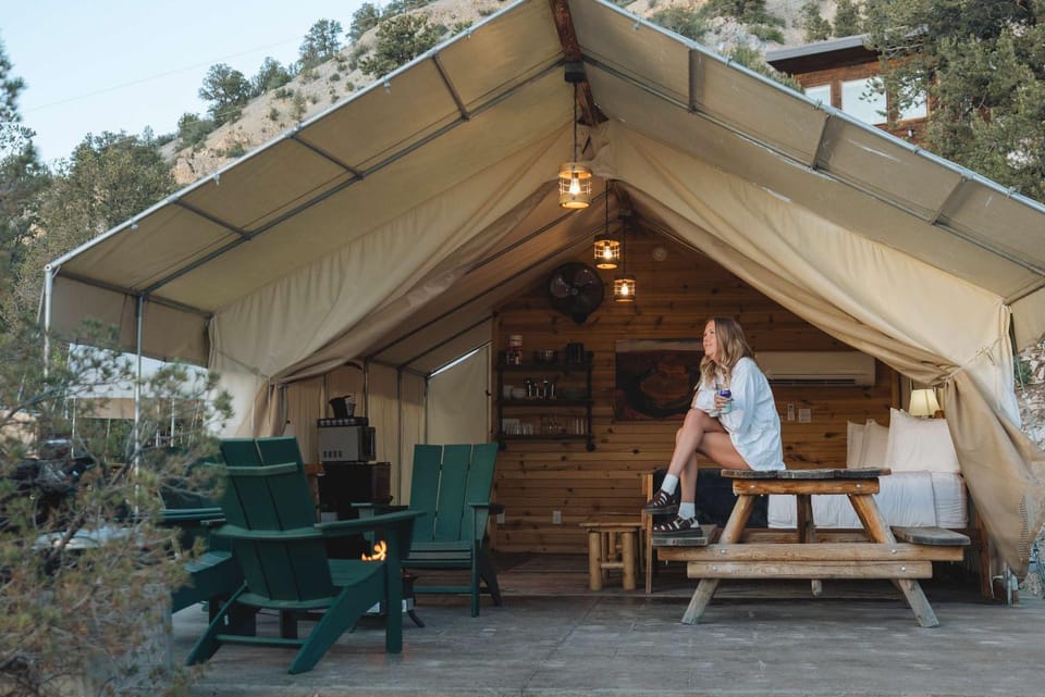 Glamping Tent #9 with AC and Private Bath 2 Queens Luxury tent in Orderville