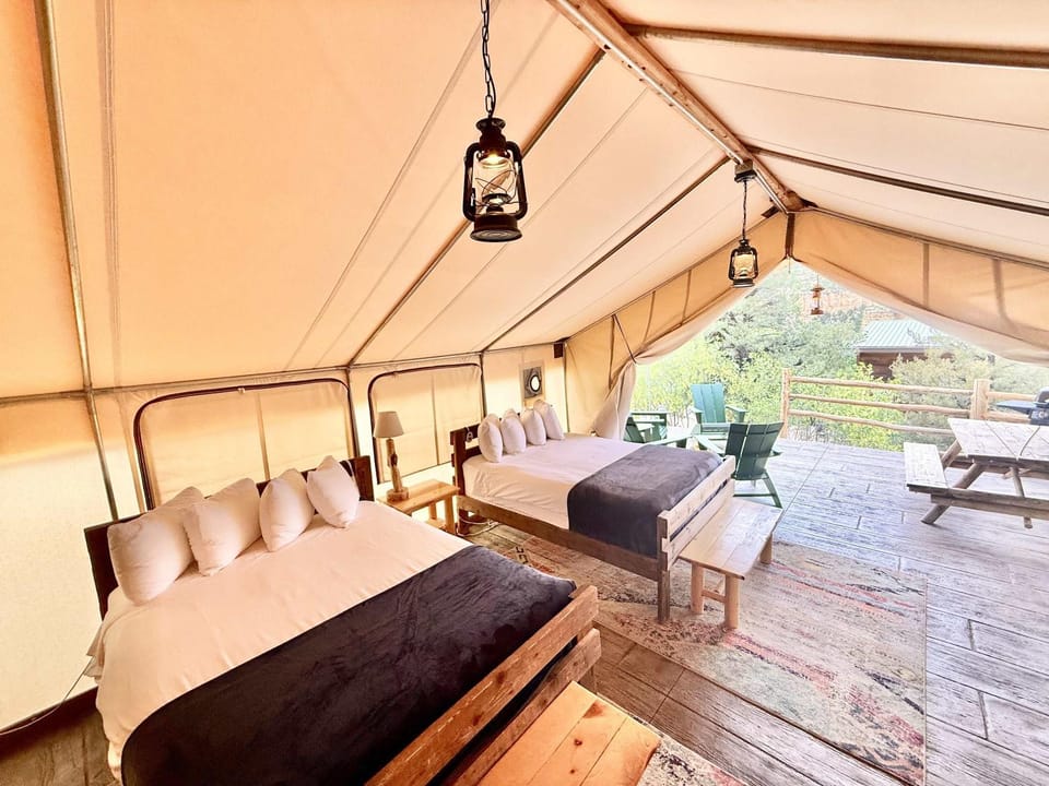 Glamping Tent #10 with Heat AC and Private Bath Luxury tent in Orderville