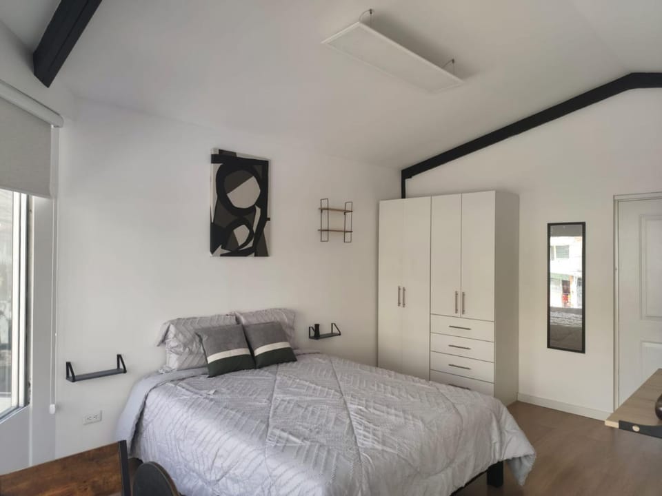 Suites & Estudios Inglaterra II Apartment in Quito