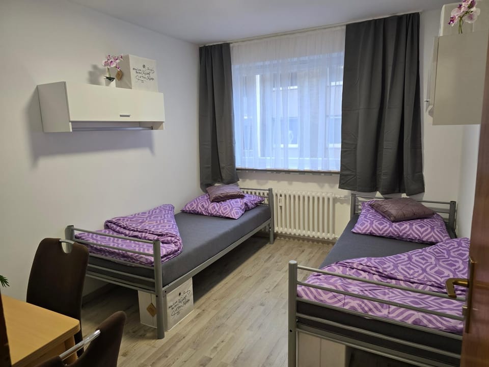 Bed, Photo of the whole room, Bedroom, internet