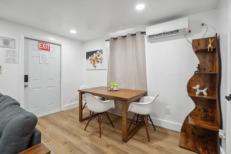 Casa Roselle # 3 Apartment in Hollywood Beach