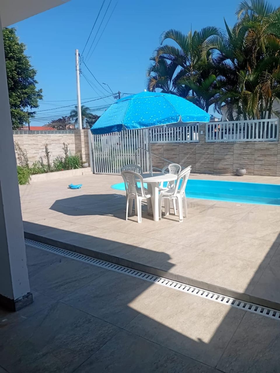 Casa em Guaratuba com piscina House in Guaratuba