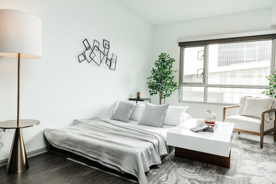 Bed, Living room