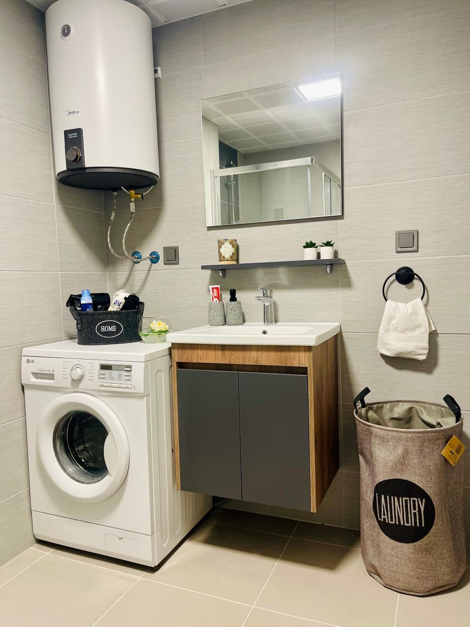 Shower, Toilet, Bathroom, flat iron, towels, towels, laundry, laundry