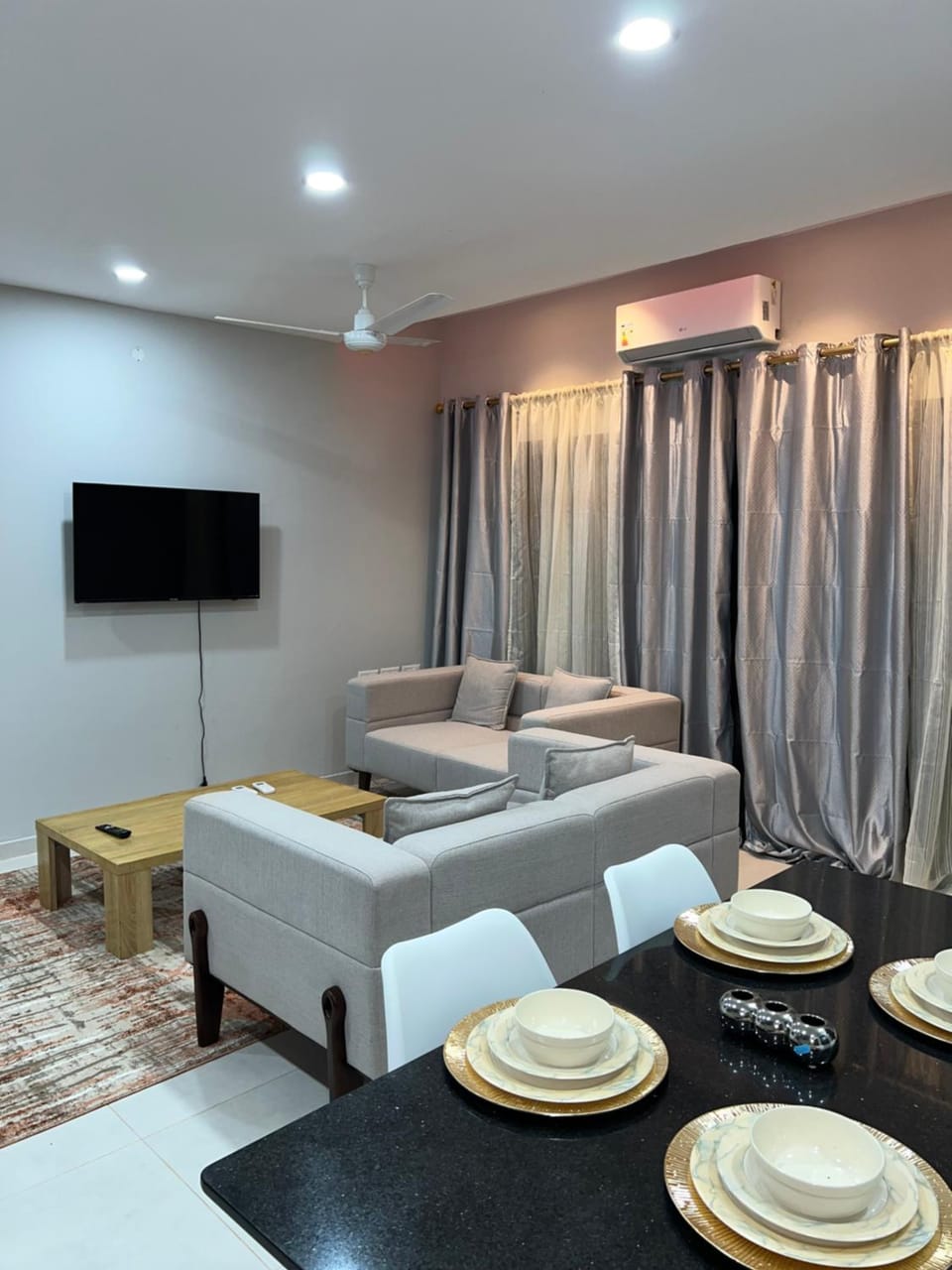 TV and multimedia, Dining area, air conditioner