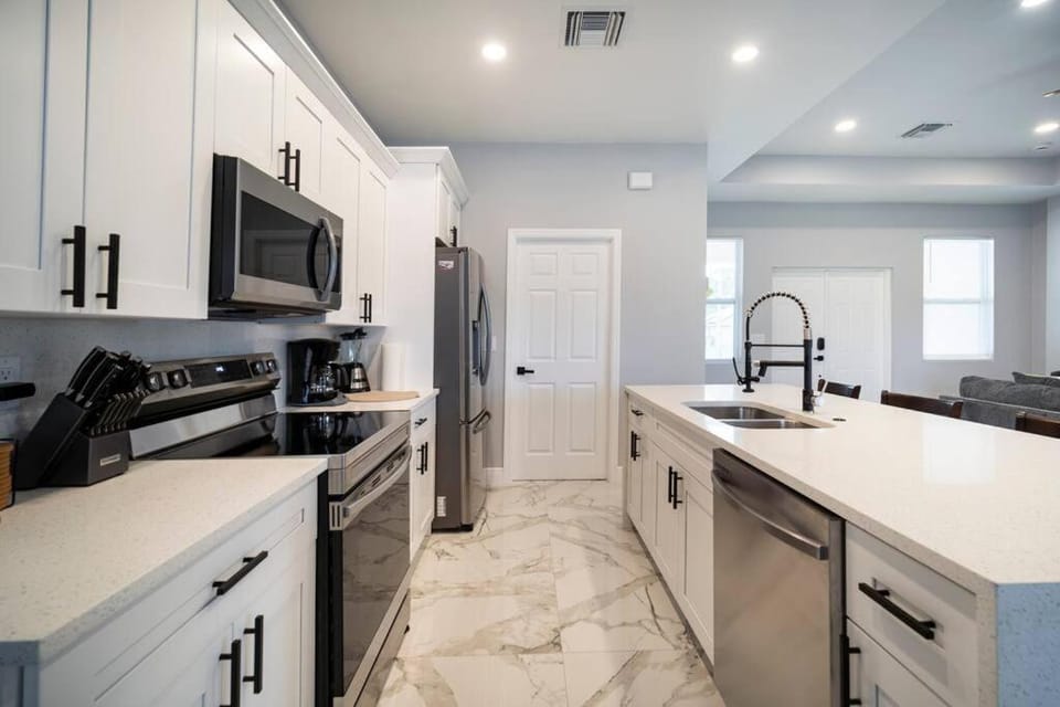 The New Pearl Resort House in Cape Coral