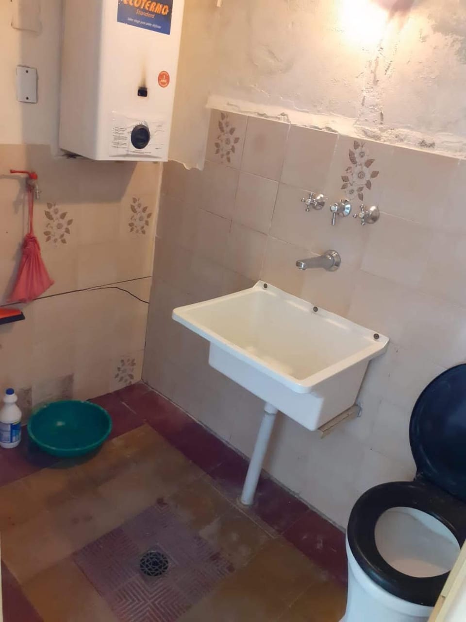 Shower, Bathroom, washing machine