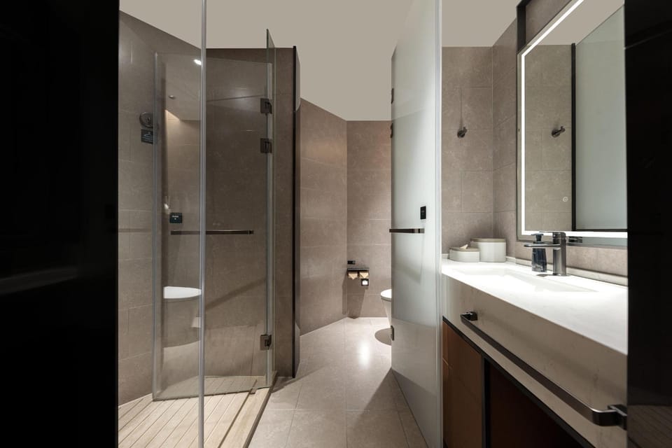 Shower, Toilet, Bathroom