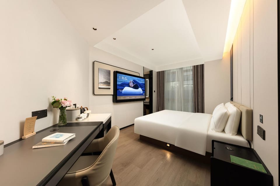 Bed, TV and multimedia