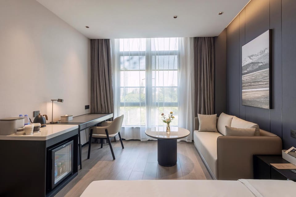 Living room, Photo of the whole room, Seating area, Dining area