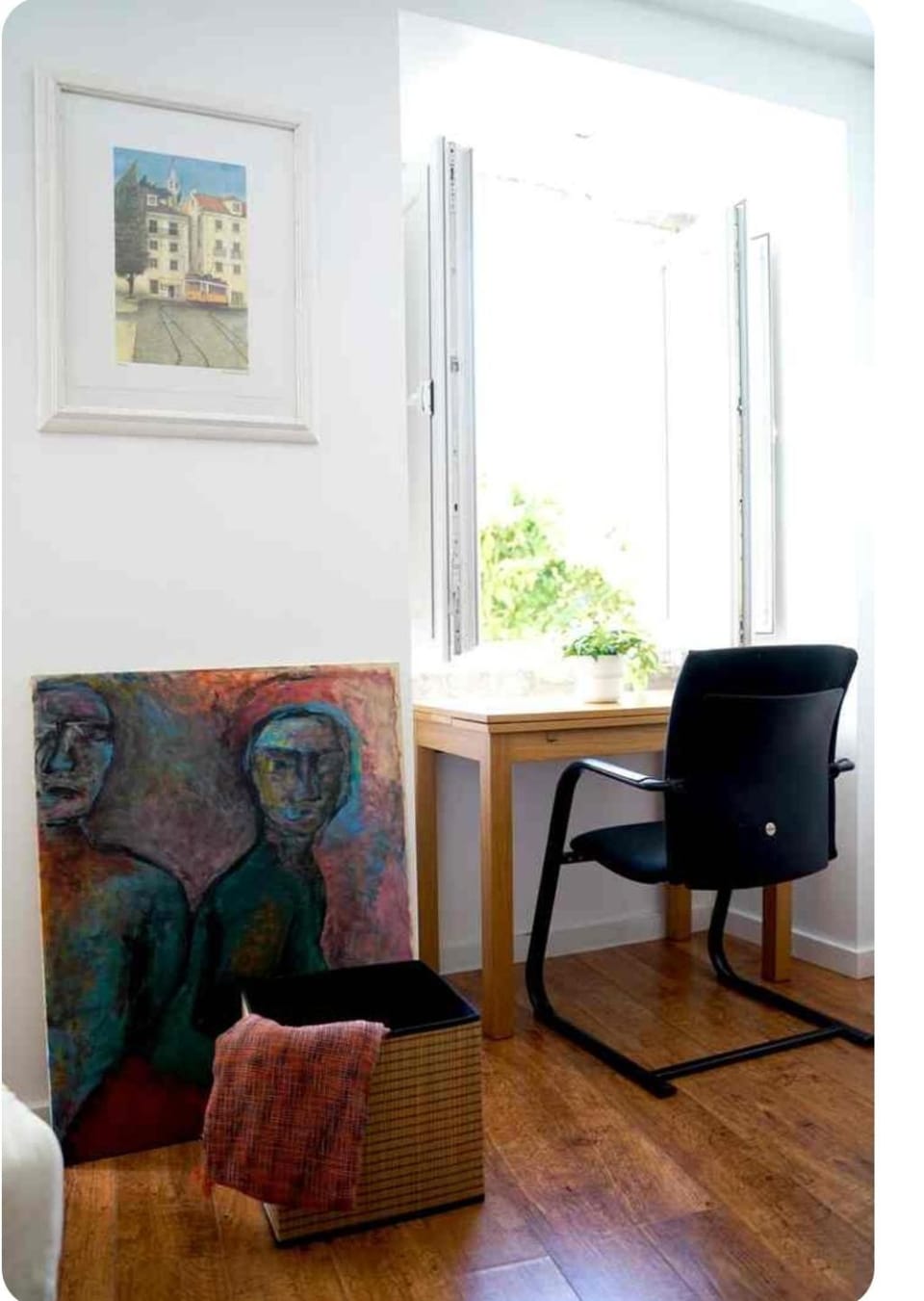 Home 4 You Apartment in Lisbon
