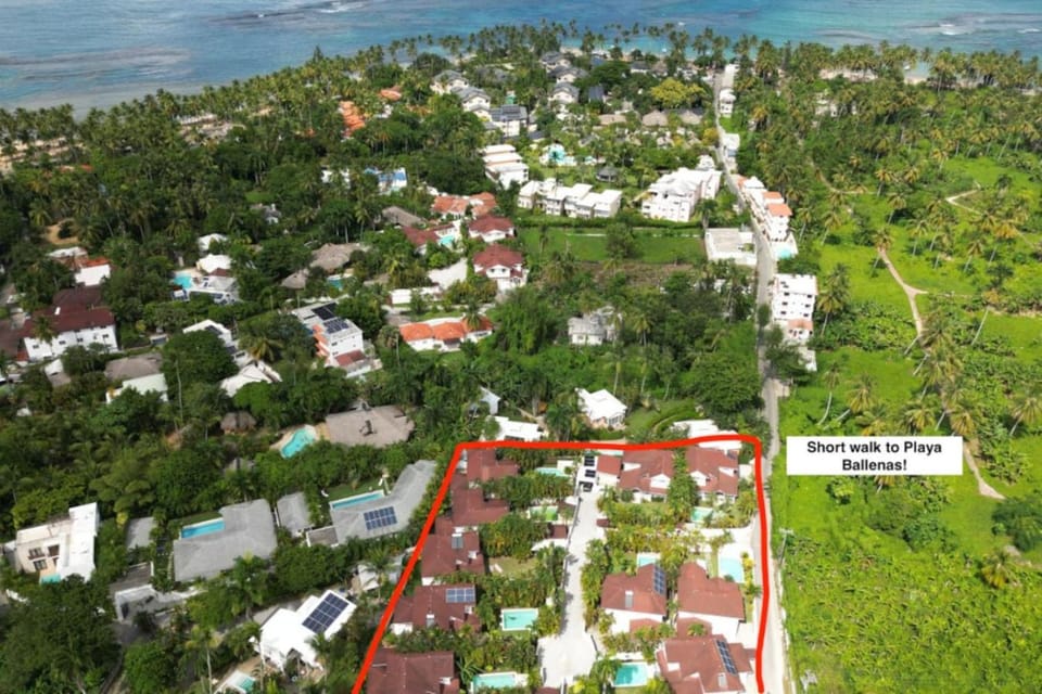 Tropical Villa 4Bedroom 3Baths and Pool Near Beach Villa in Las Terrenas