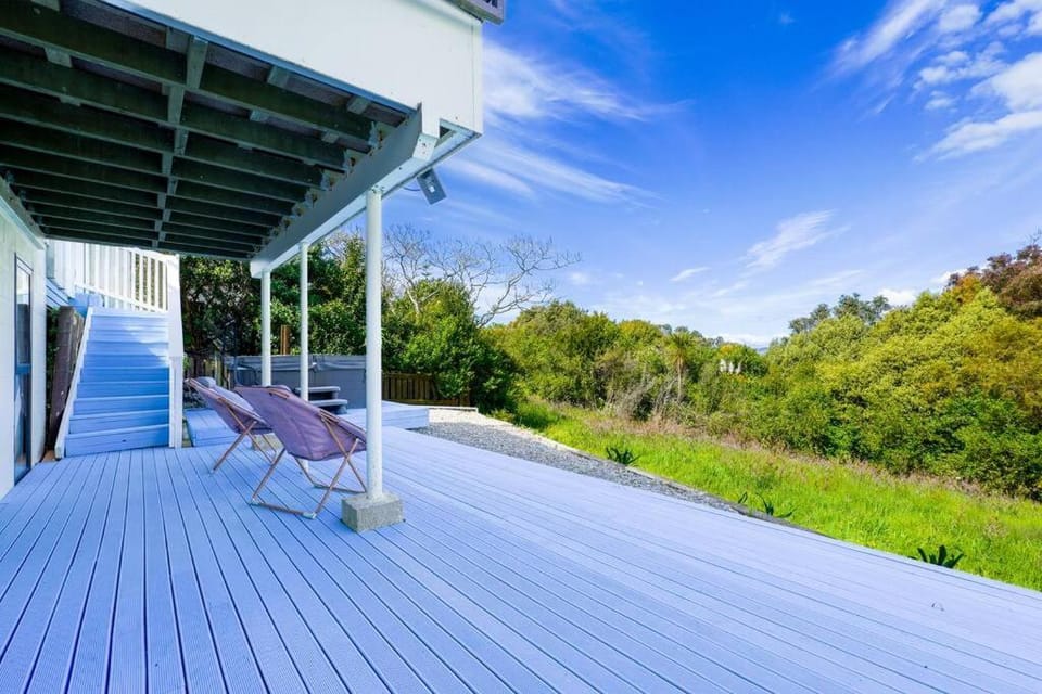 Stunning Waterfront Villa in Bucklands Beach House in Auckland
