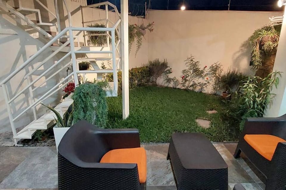 Garden, Seating area
