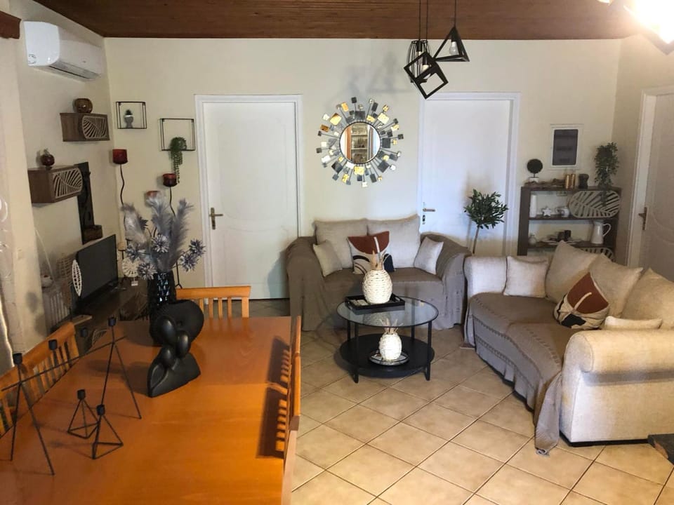 TV and multimedia, Seating area