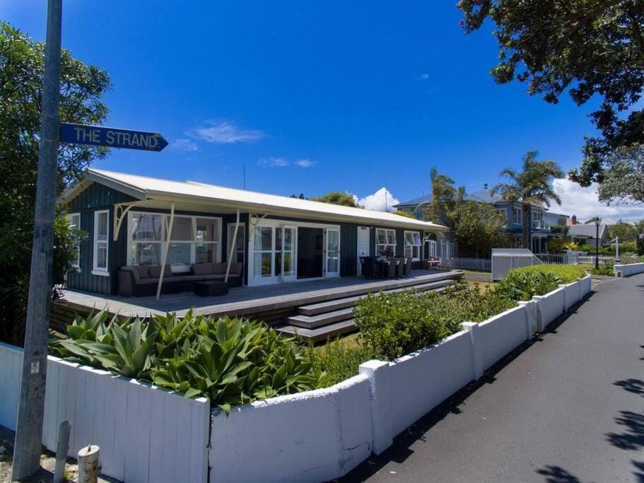 Property building, Garden, Garden view