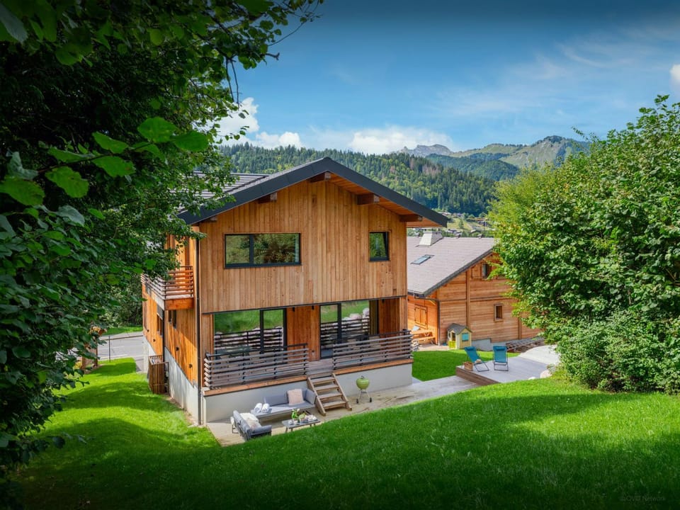 Property building, Natural landscape, Mountain view