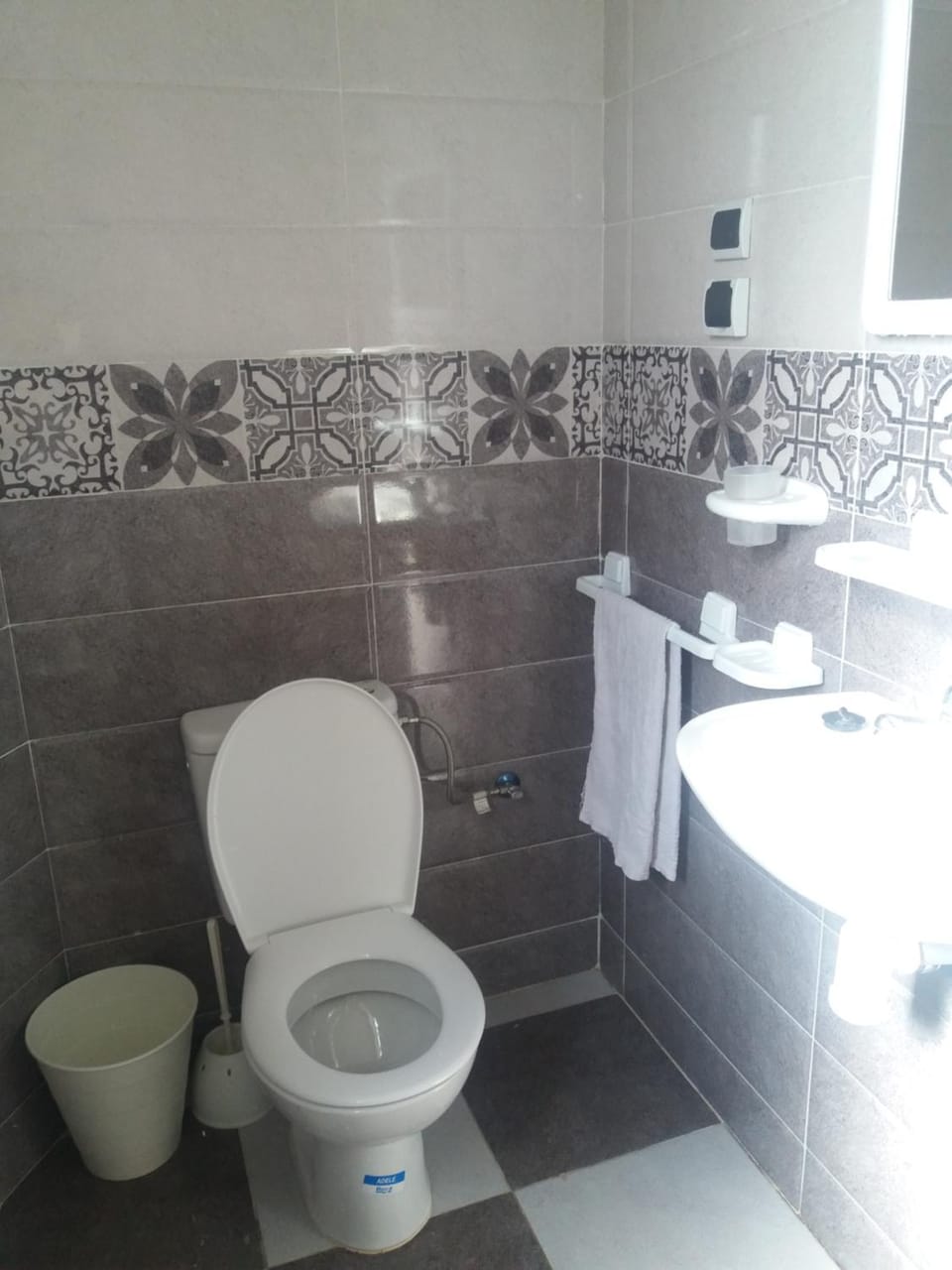 Shower, Toilet