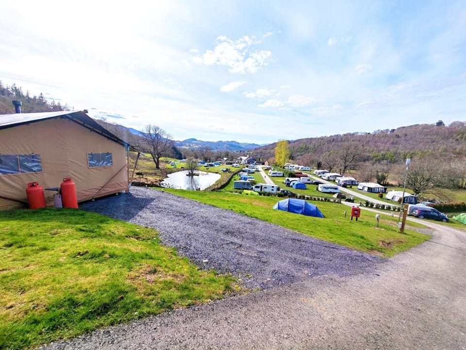 Day, Natural landscape, On site, Garden view, Mountain view