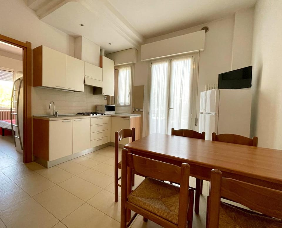 TV and multimedia, Kitchen or kitchenette, Dining area, pet friendly, stove