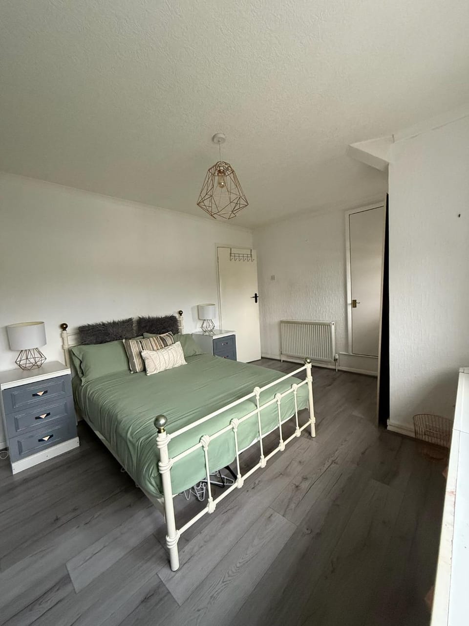 Bed, Photo of the whole room, Bedroom, wardrobe