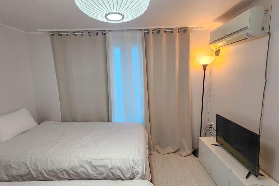 서교동, Hongdae station House Seogyodong Apartment in Seoul