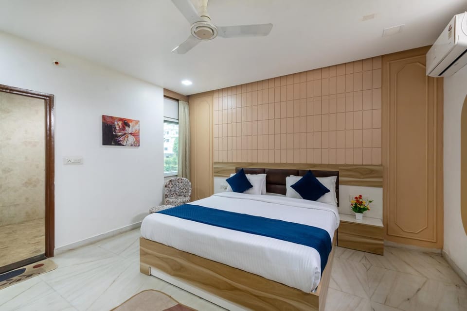 Sunset view Villa 966o9o1oo6 Luxury 5BHK Villa with pool in Nathdwara 2km from temple only By SK Villa in Rajasthan