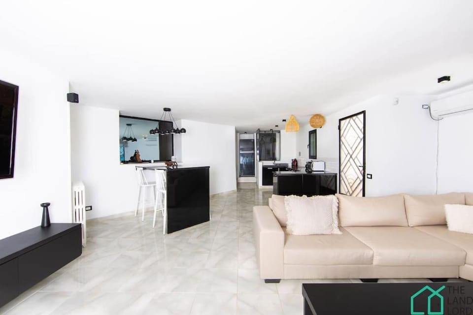 Kitchen or kitchenette, Living room, Dining area, air conditioner