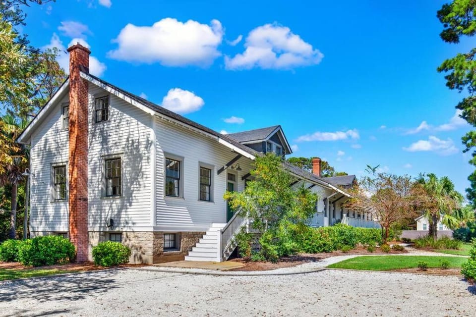 Tybee Historic Commissary Quarters Unit 1 Apartment in Tybee Island