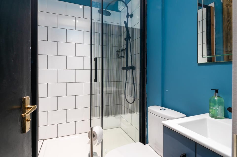 Shower, Toilet, Bathroom