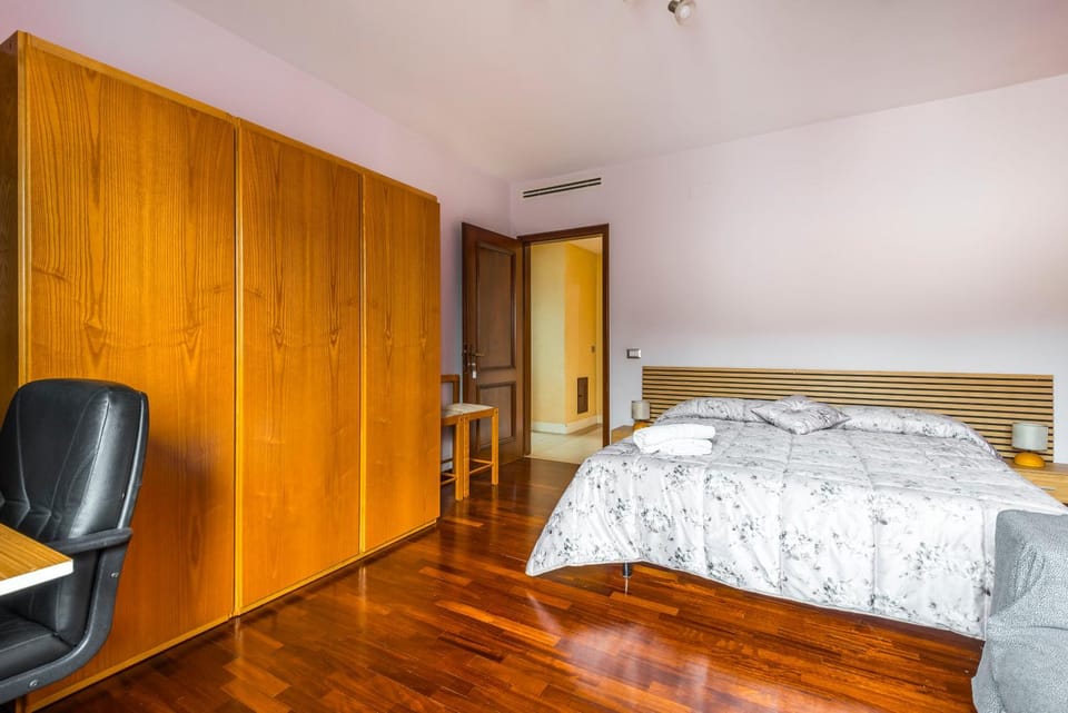 Seating area, wardrobe, air conditioner