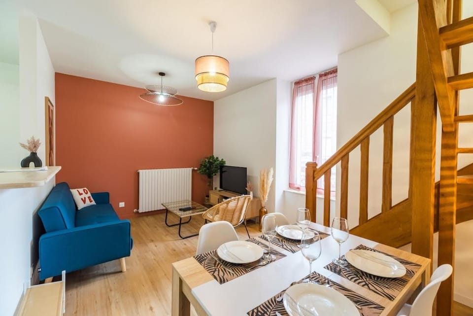 Charmant Duplex avec jacuzzi Guingamp centre Apartment in Brittany