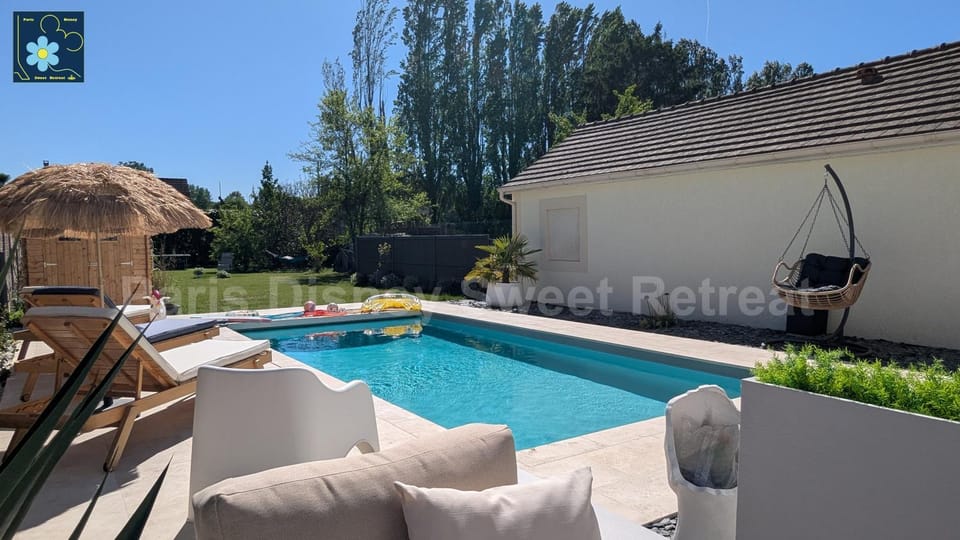 Garden, Balcony/Terrace, Swimming pool, sunbed