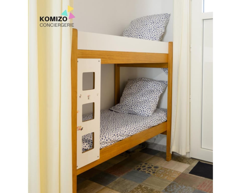 bunk bed