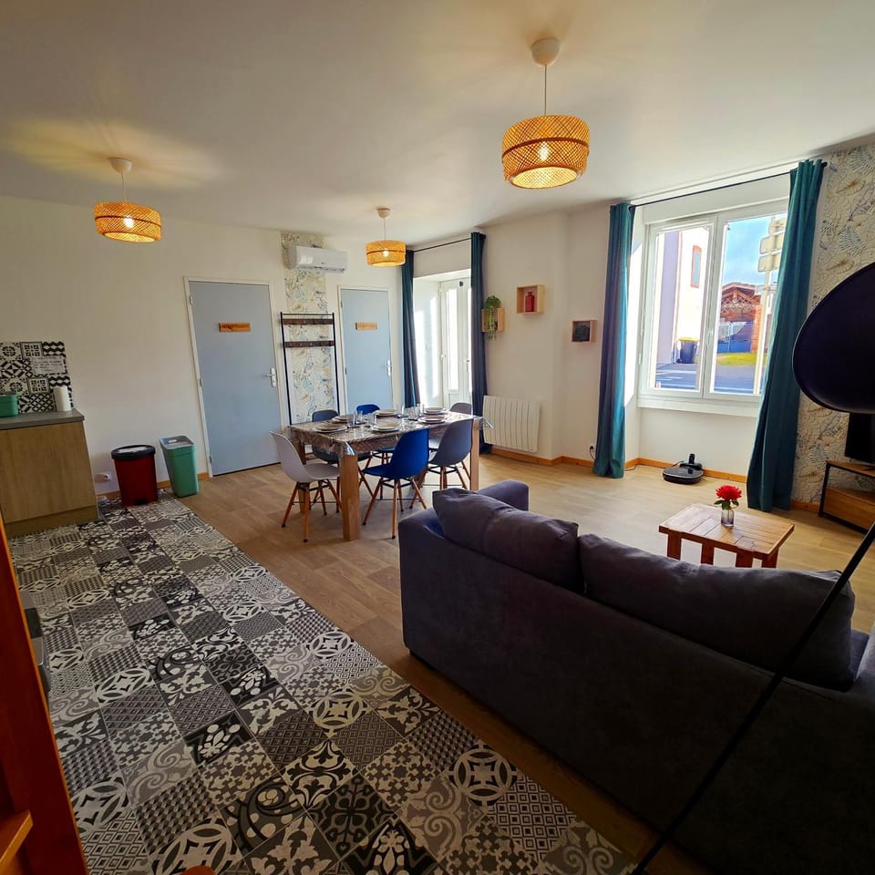 Living room, Seating area, Dining area