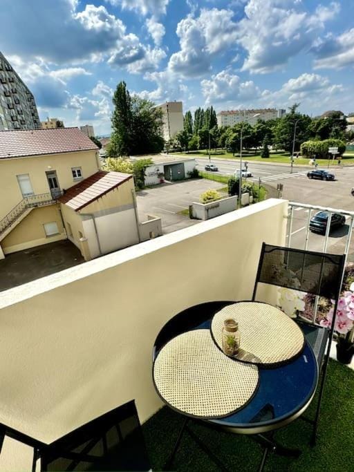 Échappée urbaine Apartment in Bourgogne-Franche-Comté