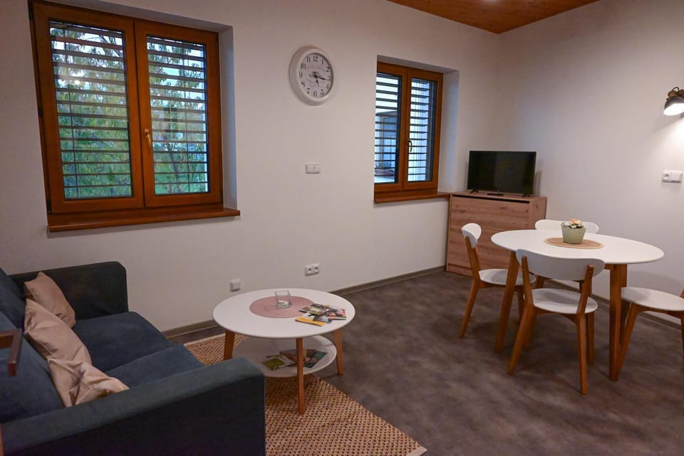 TV and multimedia, Living room, Dining area
